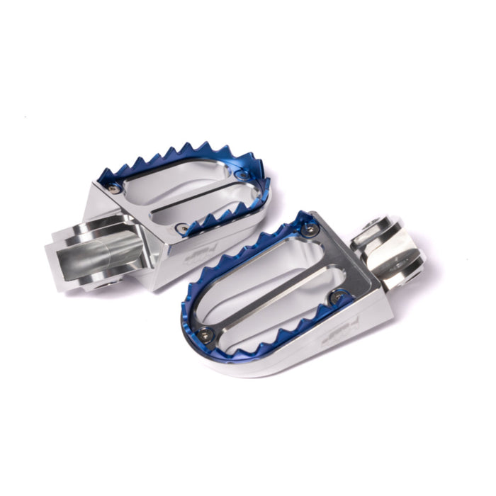 Pedane poggiapiedi in alluminio con denti in titanio per BETA, HUSABERG, HUSQVARNA, KTM, SHERCO cod. PER04